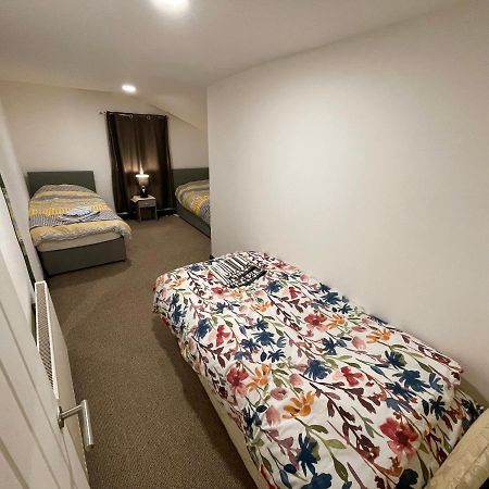 2 Bedroom Cottage Gloucester City Center エクステリア 写真