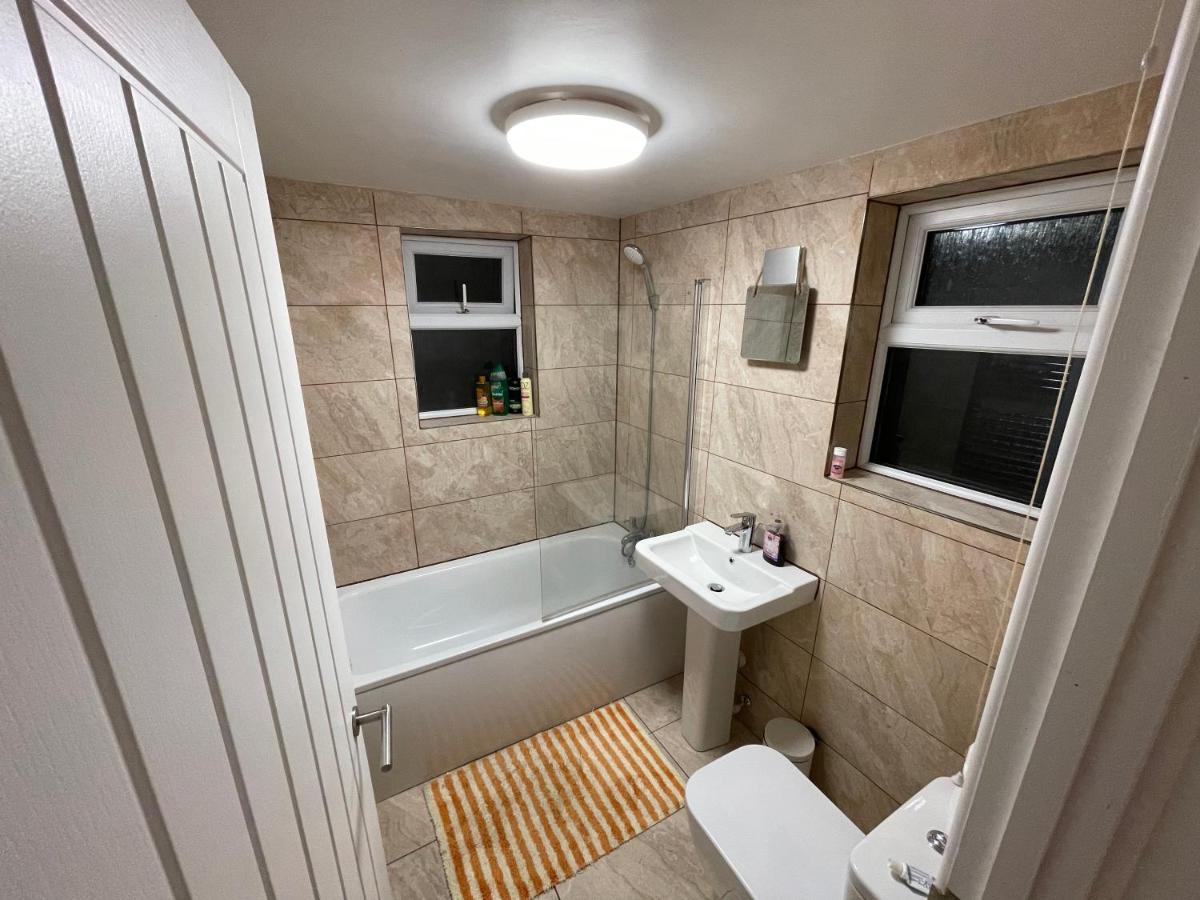 2 Bedroom Cottage Gloucester City Center エクステリア 写真