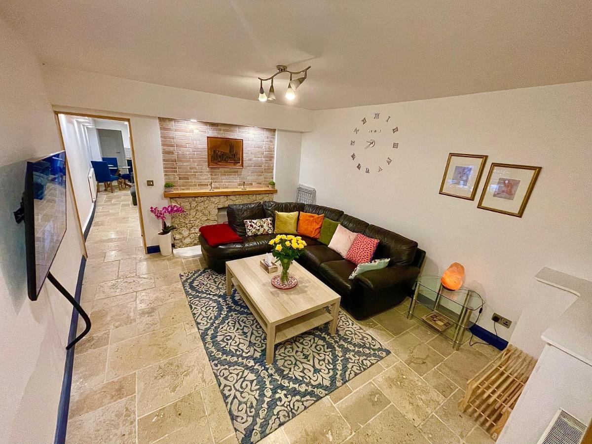 2 Bedroom Cottage Gloucester City Center エクステリア 写真