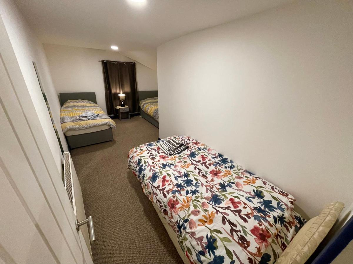 2 Bedroom Cottage Gloucester City Center エクステリア 写真