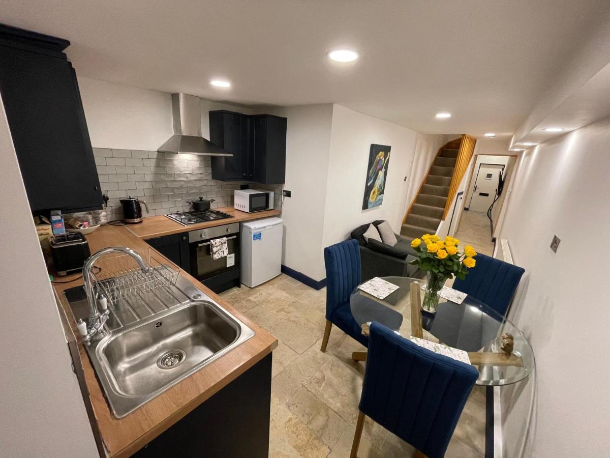 2 Bedroom Cottage Gloucester City Center エクステリア 写真